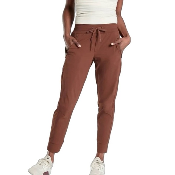Athleta Trekkie North Outdoor Hiking Joggers in Rust Red size 2 - Picture 1 of 7